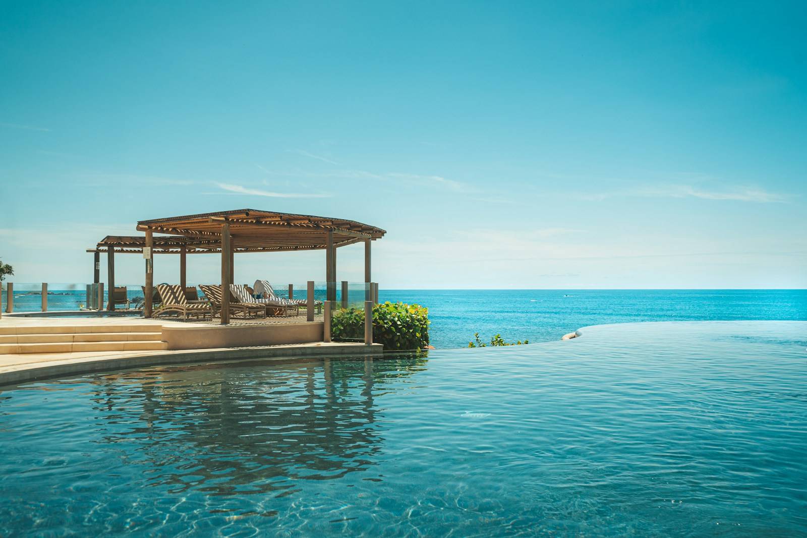 Alberca infinita con vista al mar en Punta de Mita (foto ilustrativa)