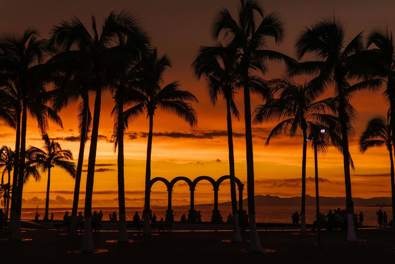 Atardecer en el malecón de Puerto Vallarta (foto ilustrativa)